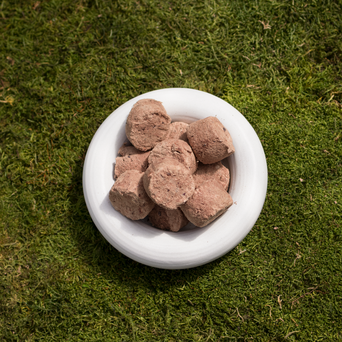 Hokuō® Hirvi & Karpalo – pakastekuivattuja hirviherkkuja koirille ja kissoille
